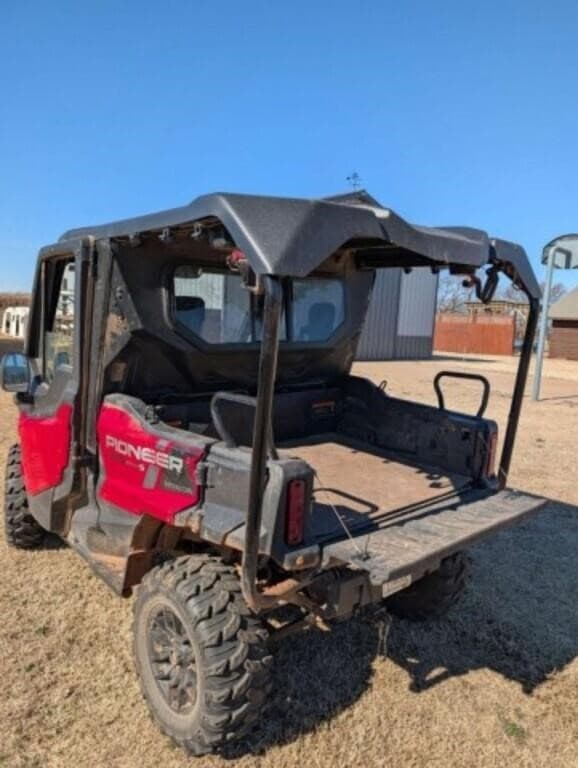 Image of Honda Pioneer 1000 equipment image 1
