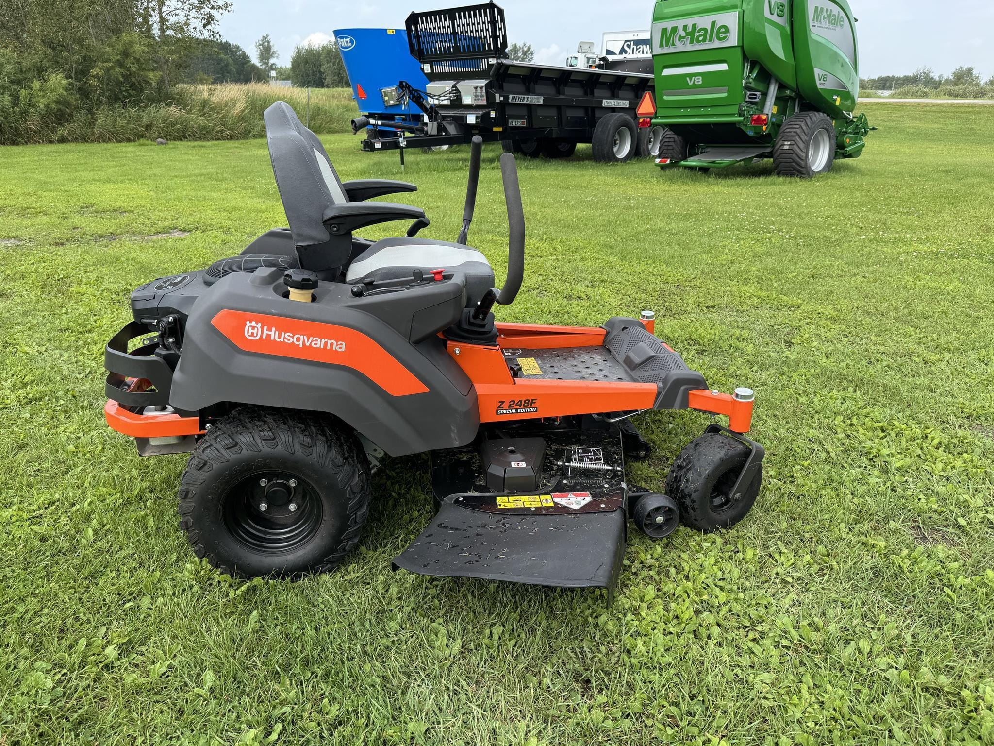 2024 Husqvarna Z248F Equipment Image0