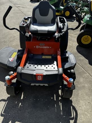 Image of Husqvarna Z248F equipment image 2