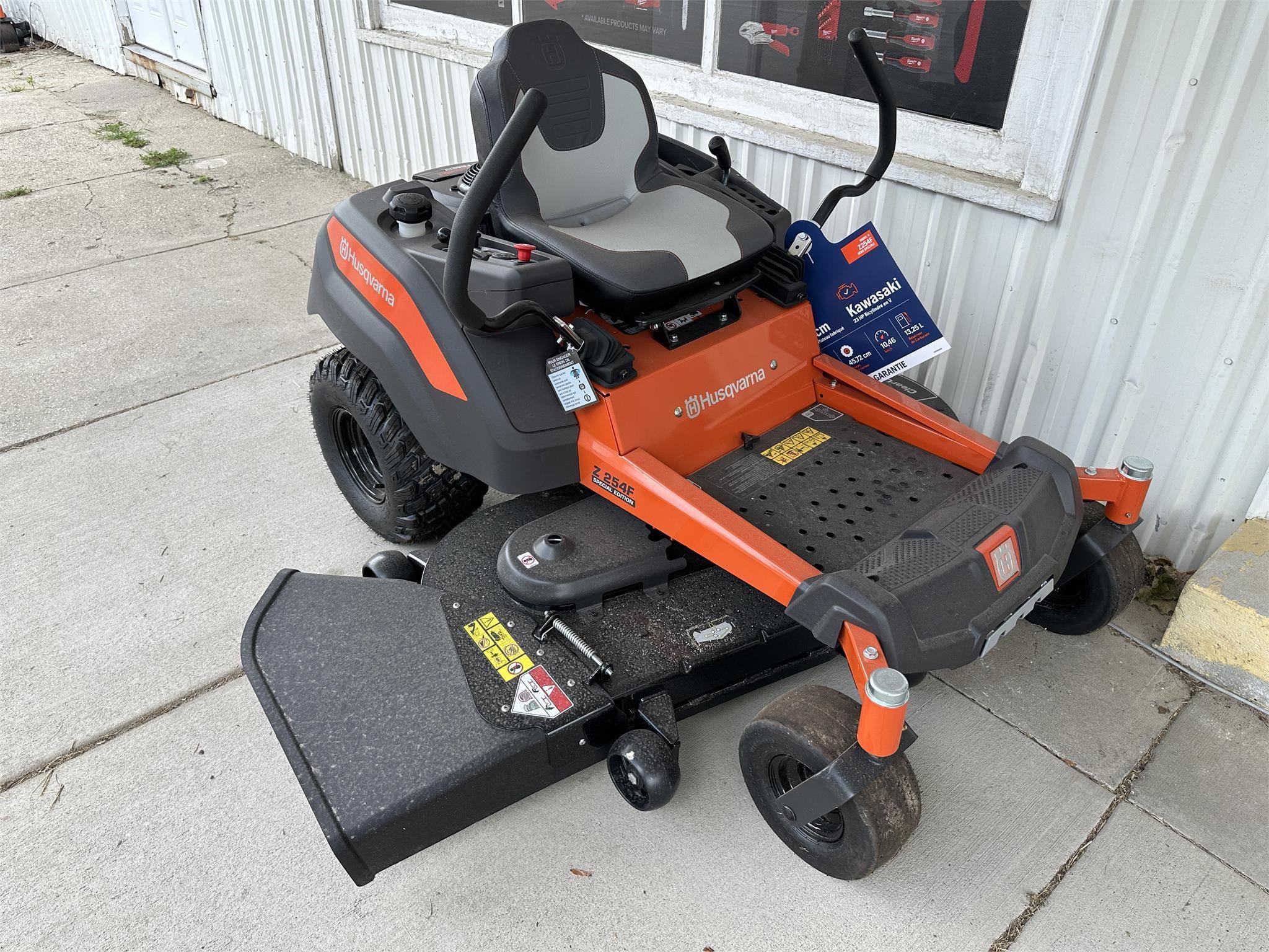 2024 Husqvarna Z254F Equipment Image0