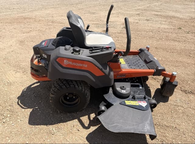 Image of Husqvarna Z254F equipment image 2