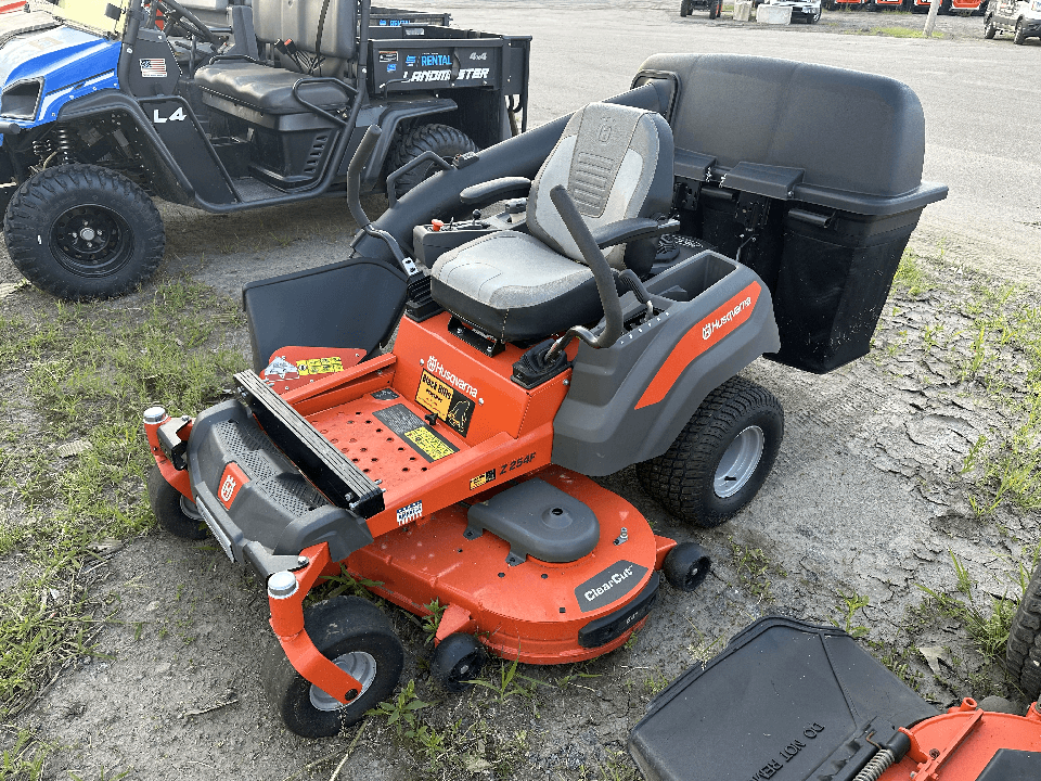 2024 Husqvarna Z254F Equipment Image0