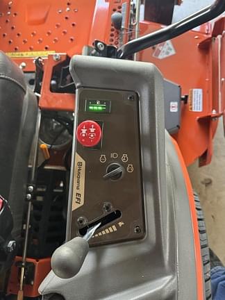 Image of Husqvarna Z560XS equipment image 2