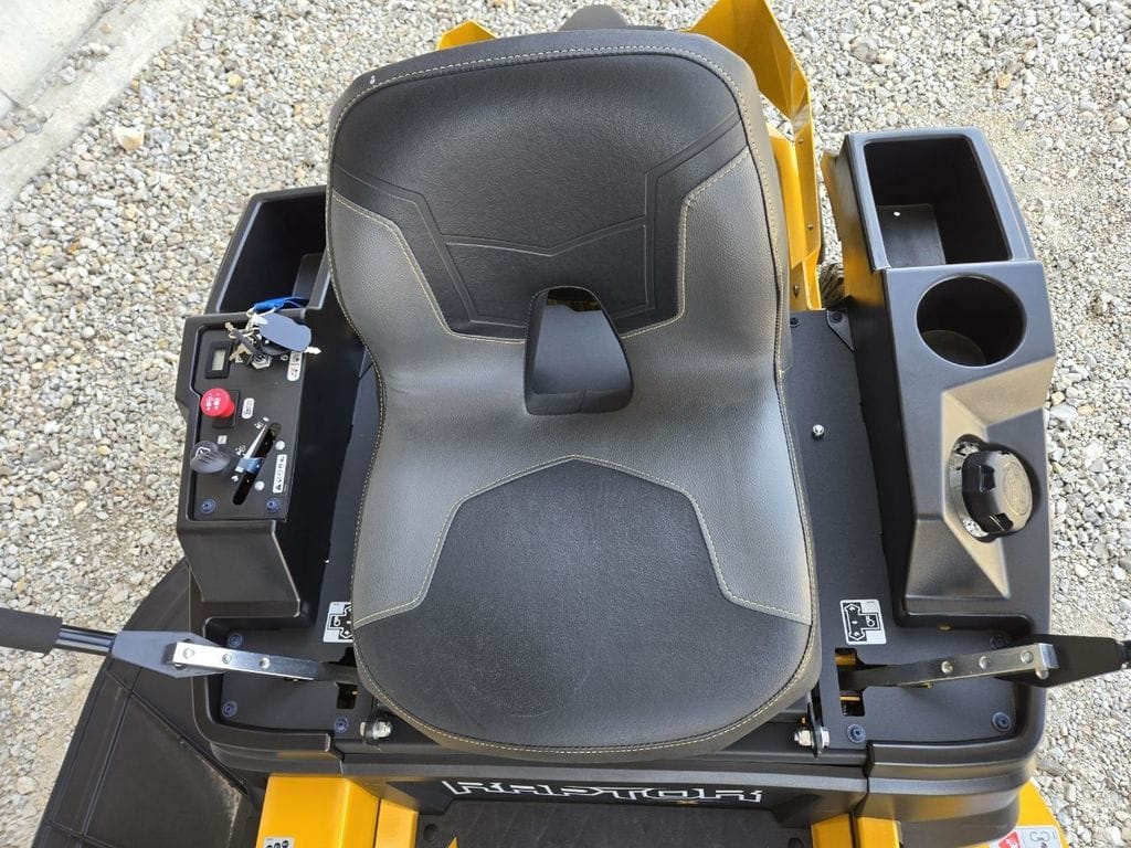 2024 Hustler Raptor X Equipment Image0
