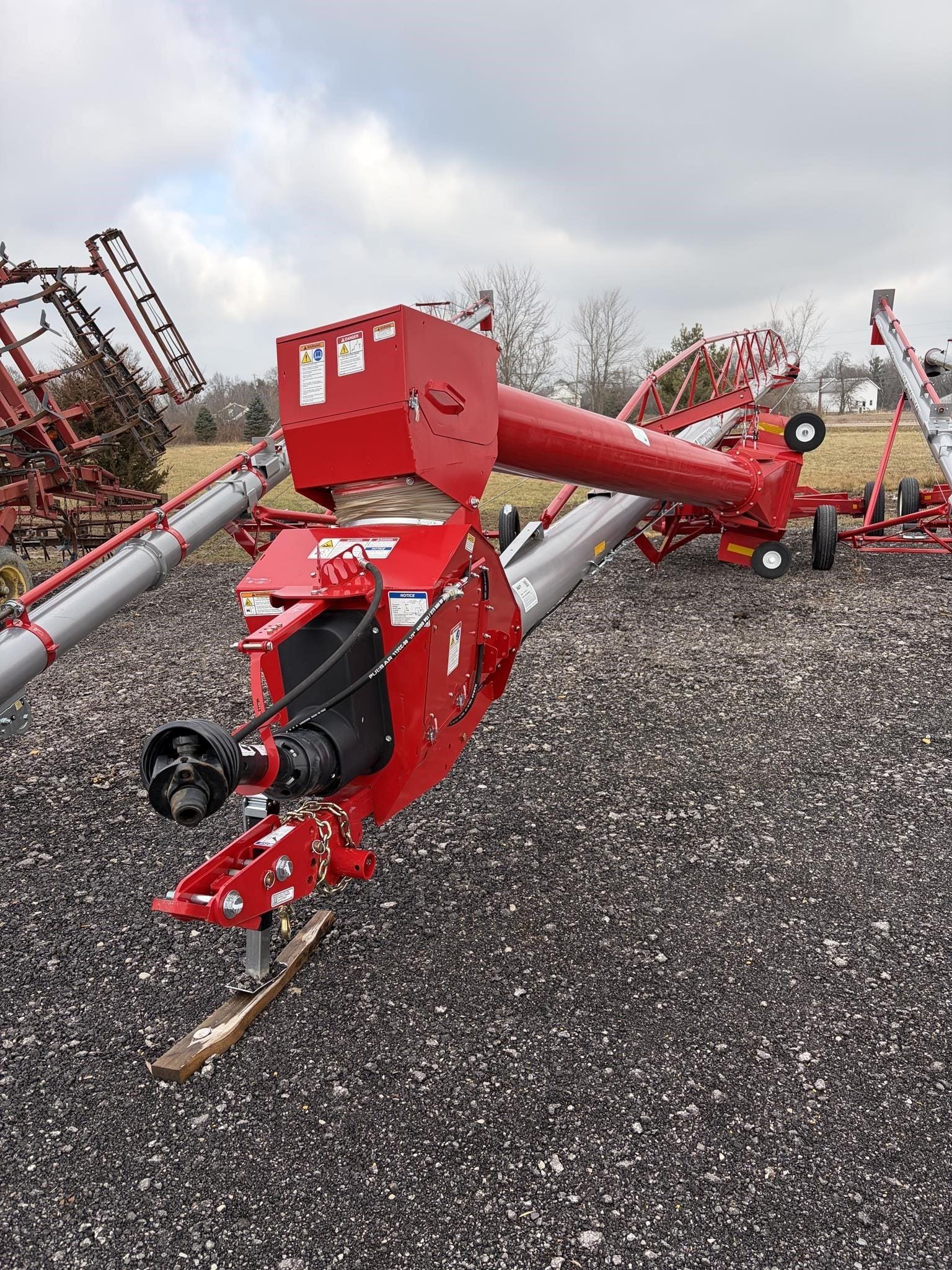 2024 Hutchinson HX2 13-84 Equipment Image0