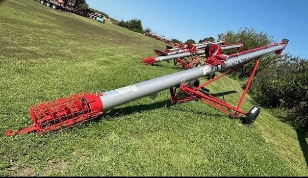 2024 Hutchinson WRX10-36 Equipment Image0