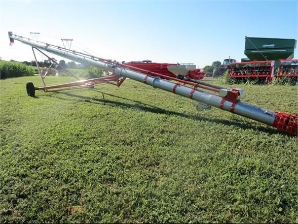 2024 Hutchinson  WRX8-61 Equipment Image0