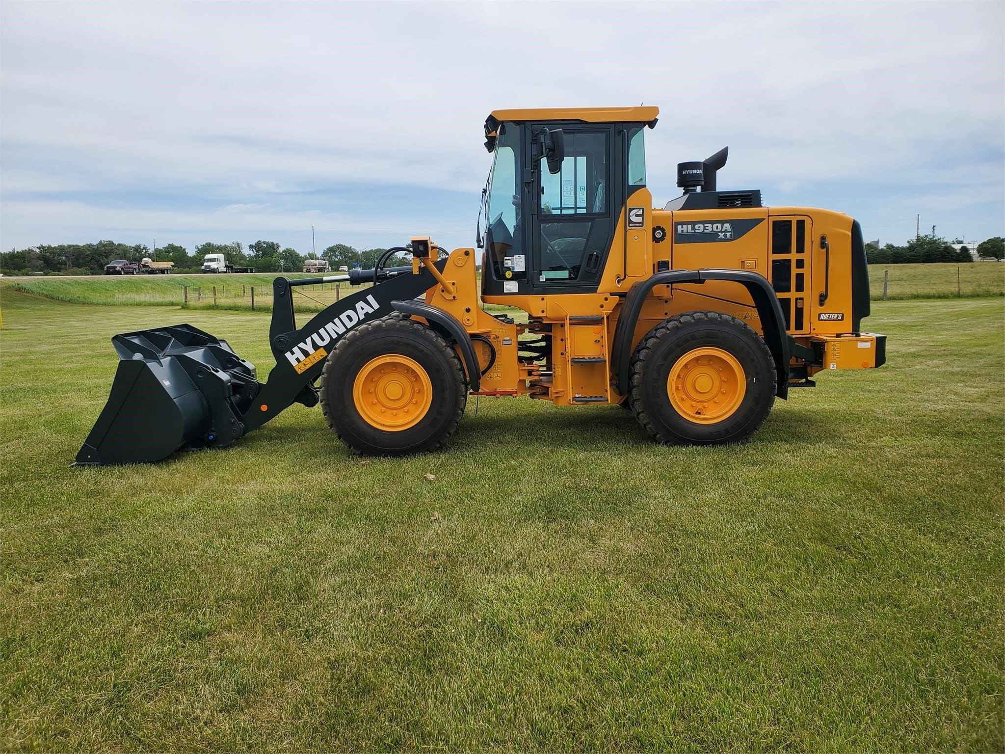 2024 Hyundai HL930AXT Equipment Image0