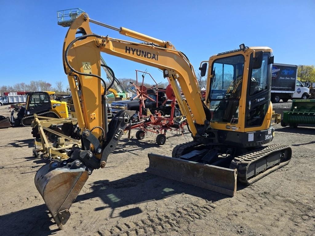2024 Hyundai Robex 35Z-9A Equipment Image0