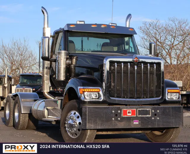 Image of International HX520 equipment image 1