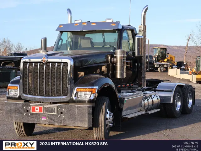 Image of International HX520 equipment image 3