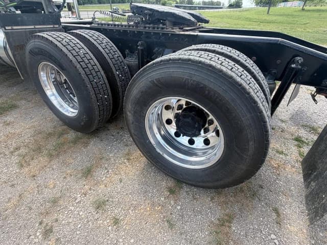 Image of International HX620 equipment image 4