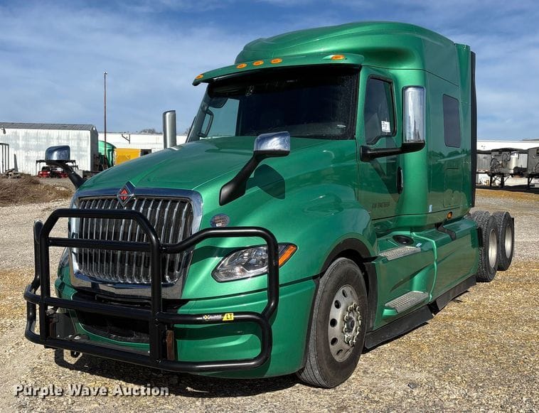 2024 International LT625 Equipment Image0