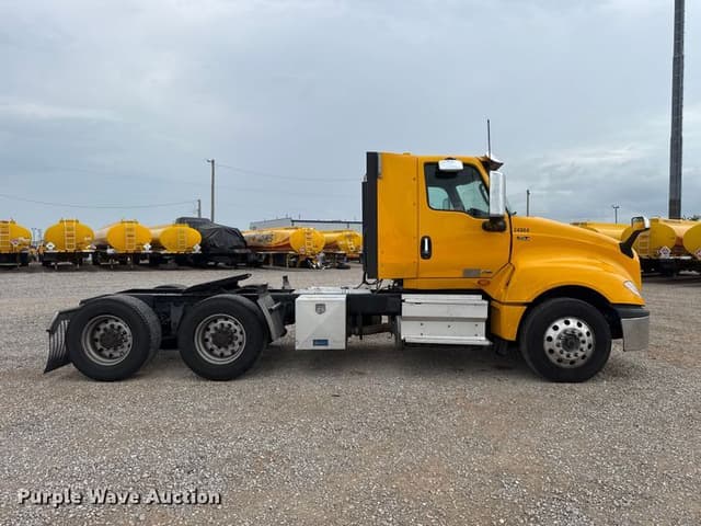 Image of International LT625 equipment image 3