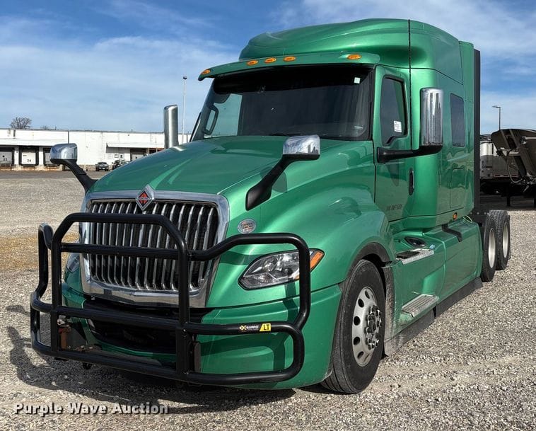 2024 International LT625 Equipment Image0