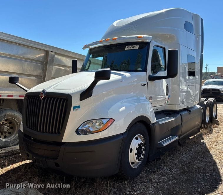2024 International LT625 Equipment Image0