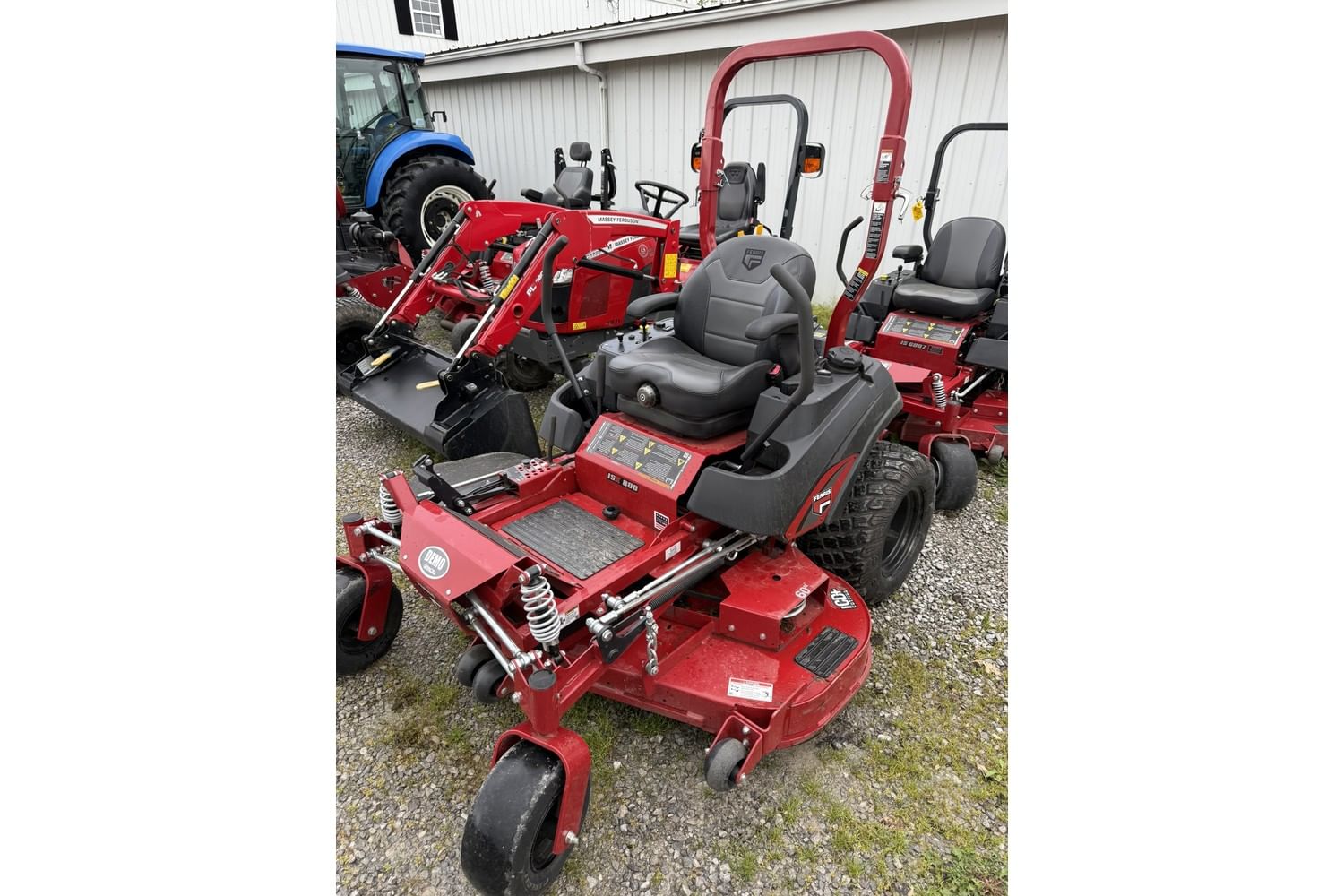 2024 Ferris ISX800 Equipment Image0