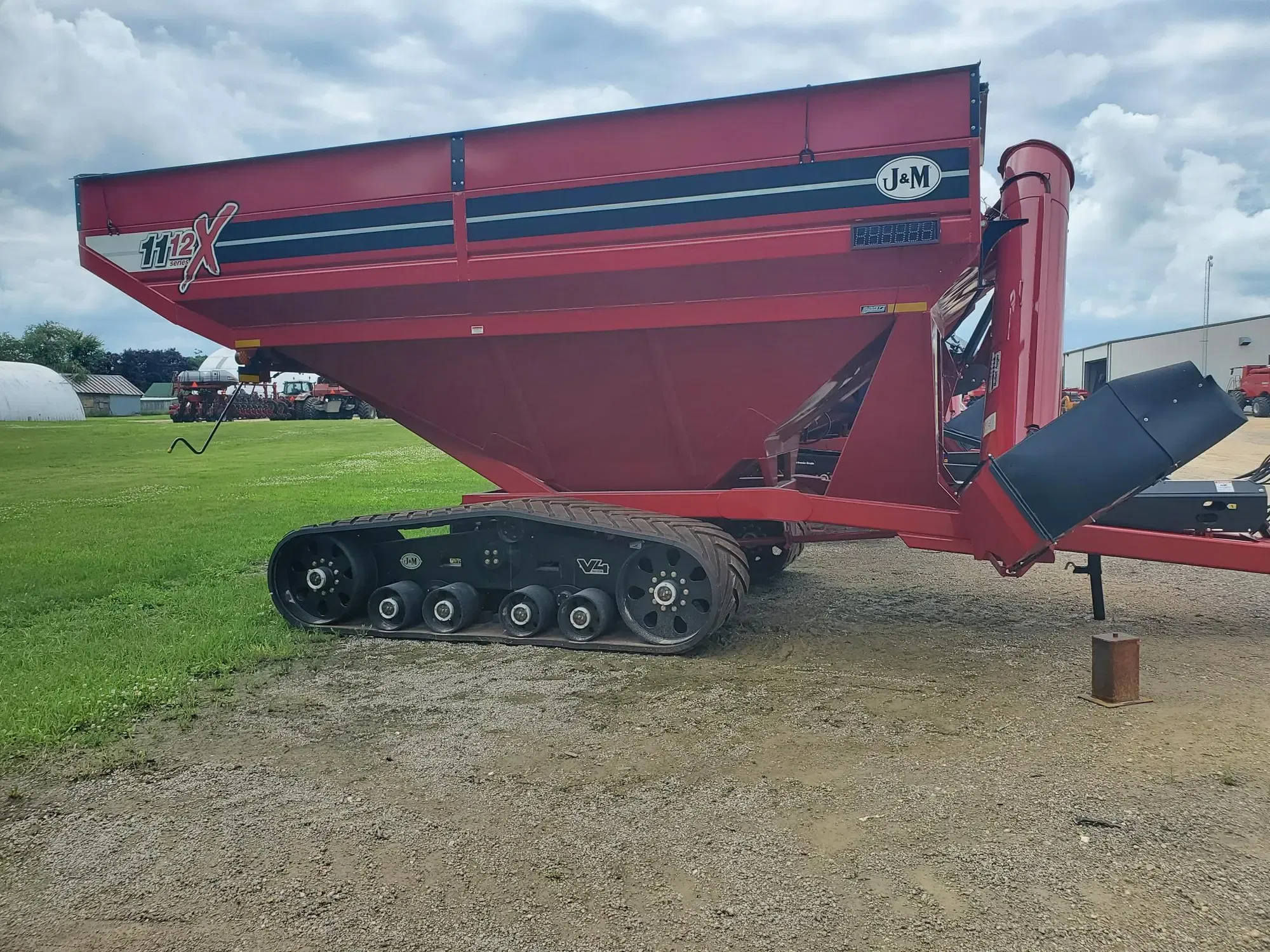 2024 J&M 1112 Equipment Image0