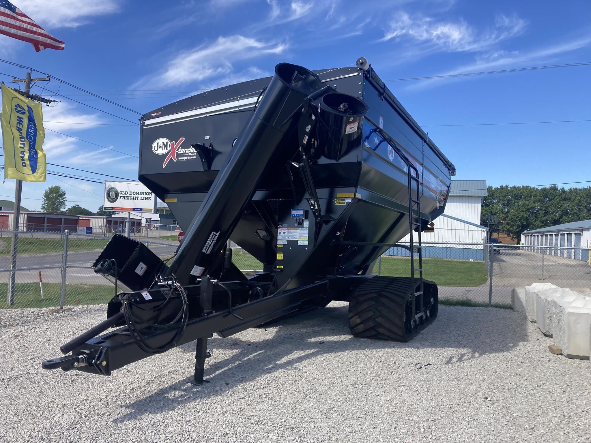 2024 J&M 1312 Equipment Image0