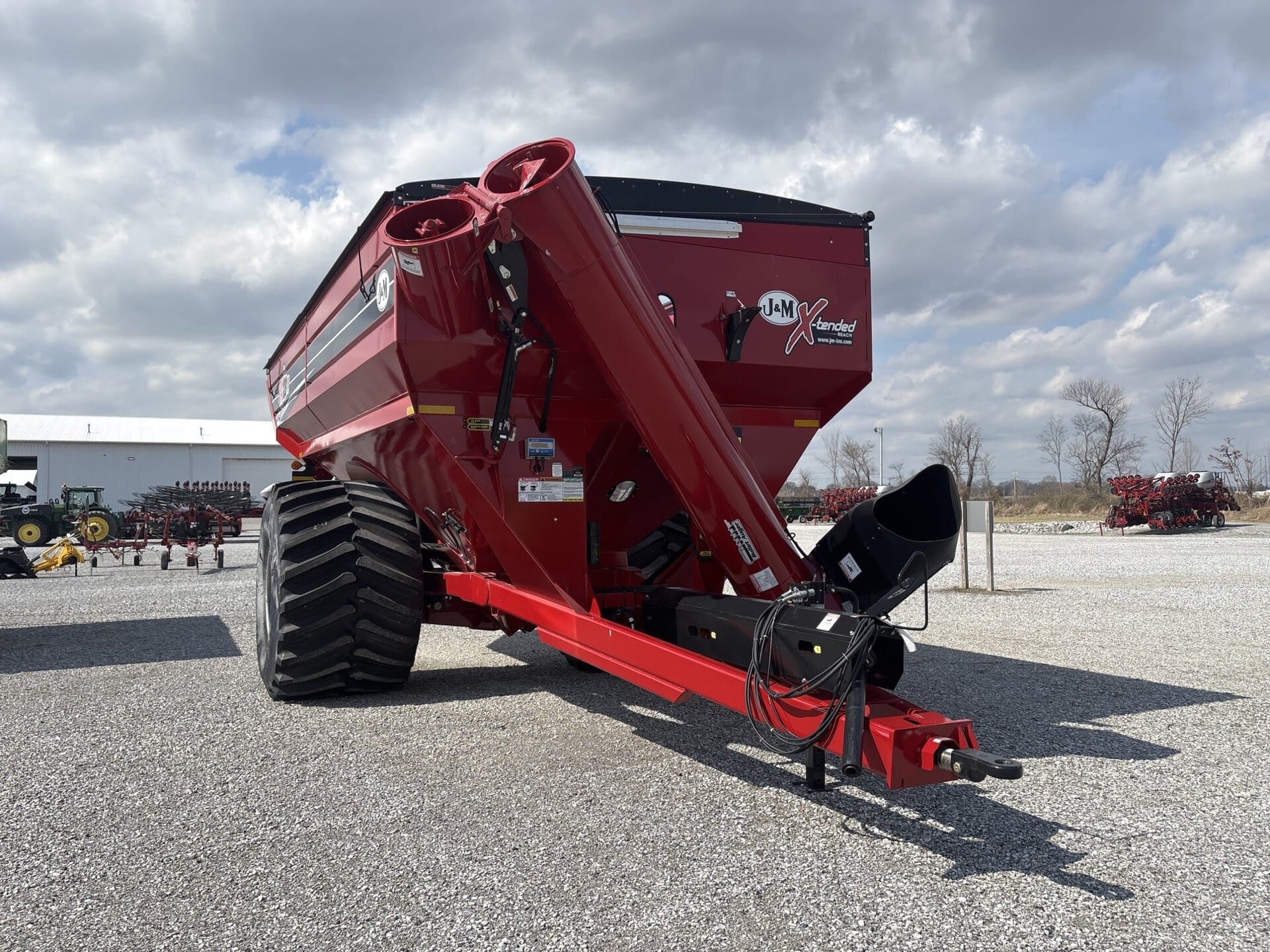 2024 J&M 1312 Equipment Image0