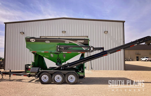 2024 J&M 390ST Equipment Image0
