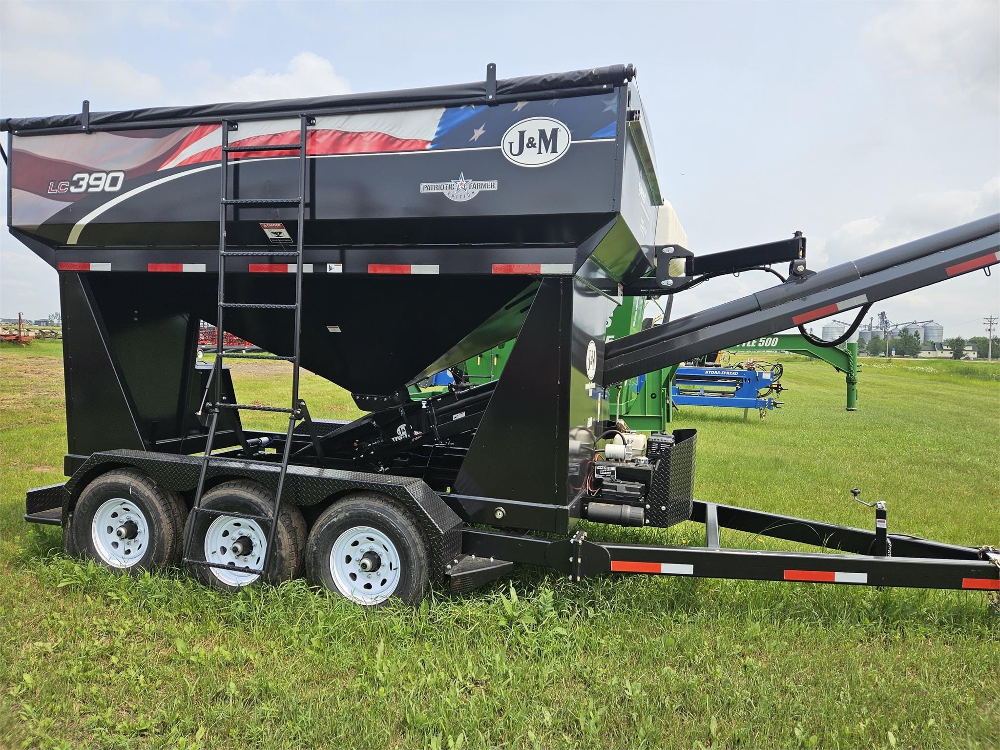 2024 J&M LC390 Equipment Image0