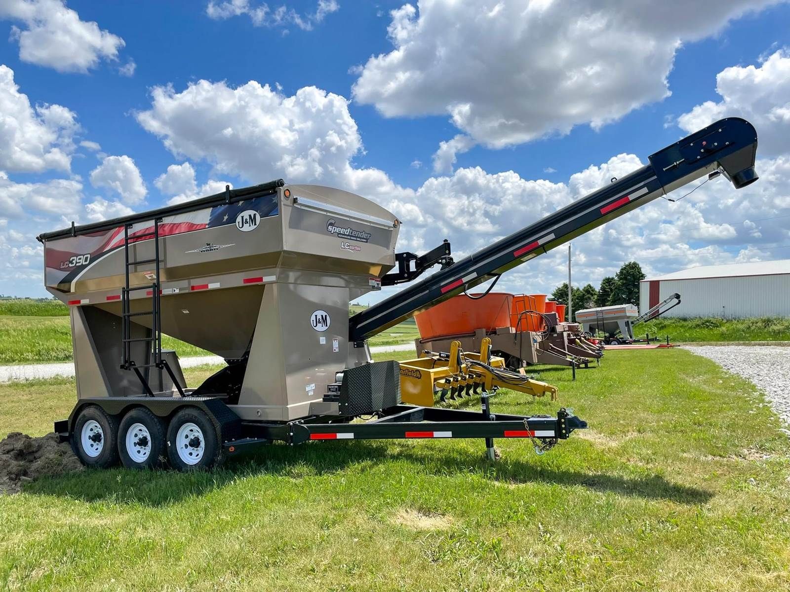 2024 J&M LC390 Equipment Image0