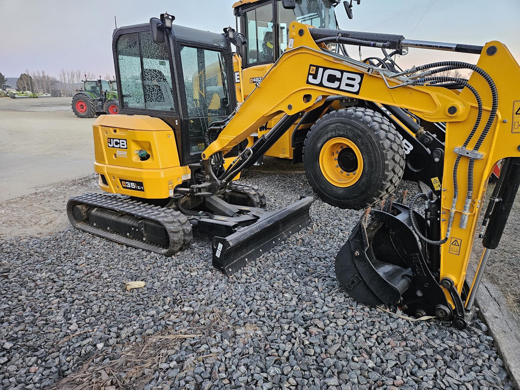 2024 JCB 35Z-1 Equipment Image0
