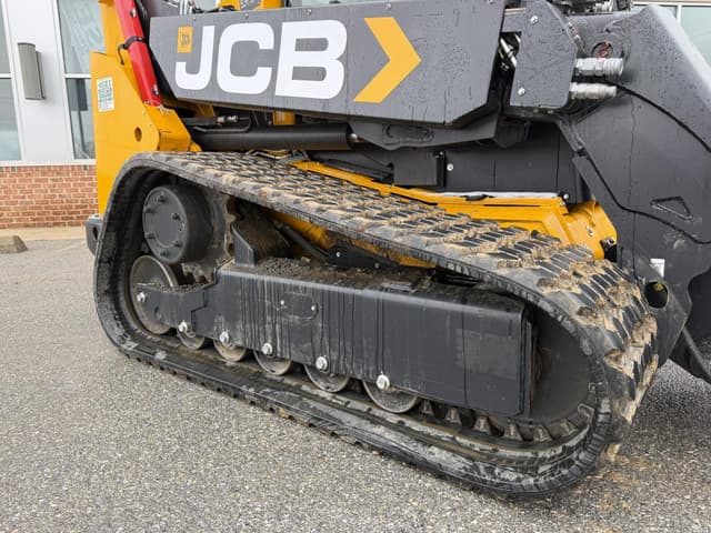 Image of JCB 3TS-8T equipment image 4
