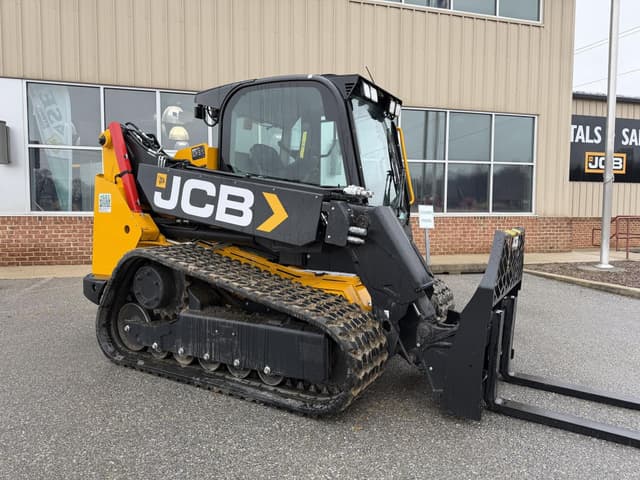 Image of JCB 3TS-8T equipment image 3