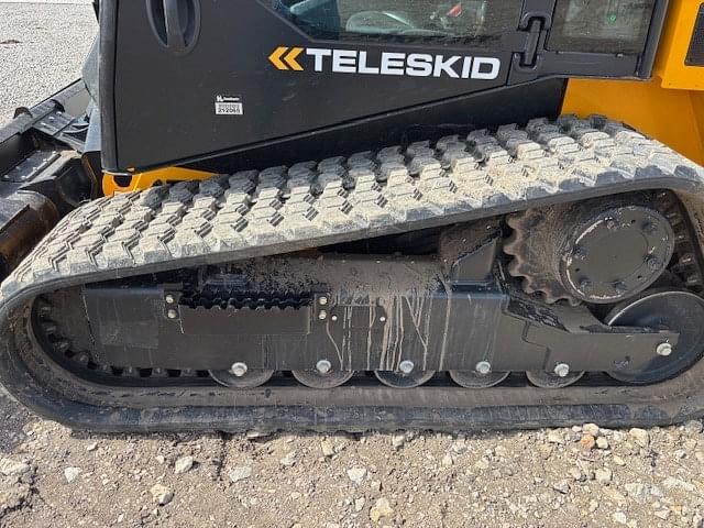 Image of JCB 3TS-8T equipment image 4