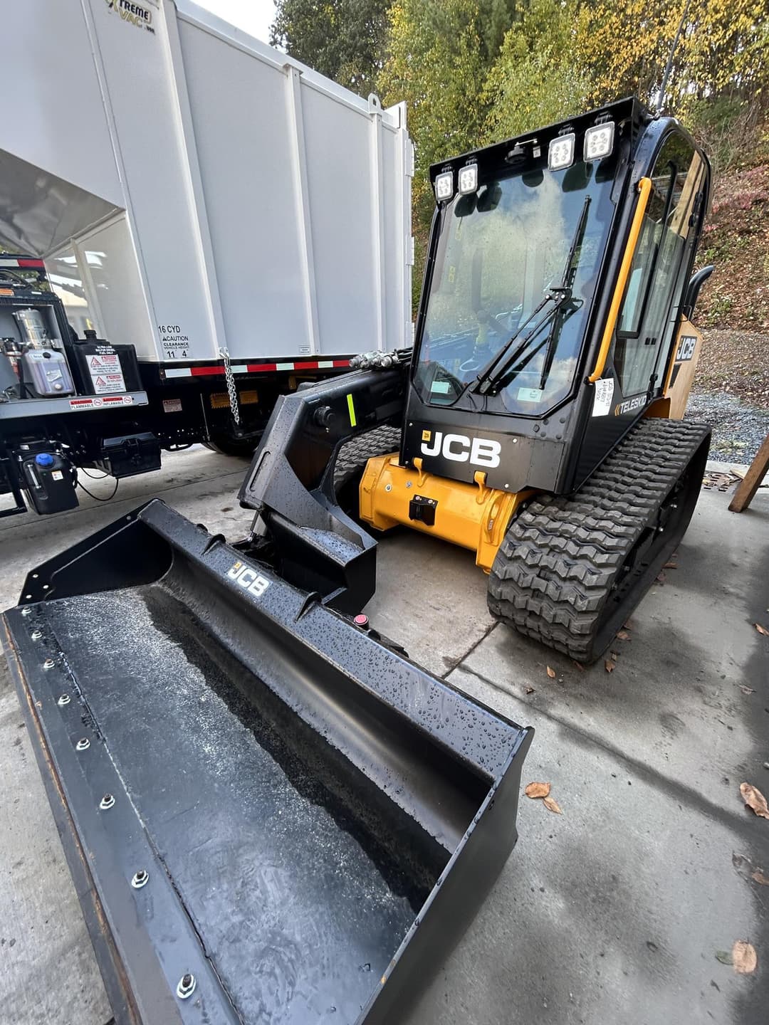 Image of JCB 3TS-8T Image 1