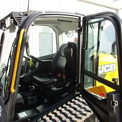 Image of JCB 3TS-8T equipment image 3