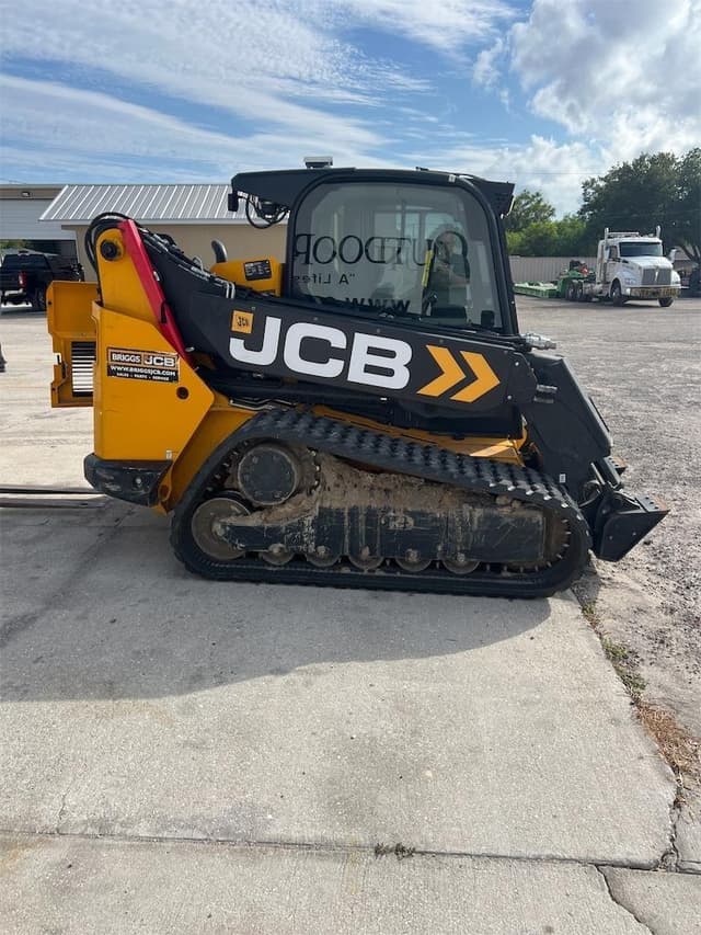 Image of JCB 3TS-8T equipment image 3