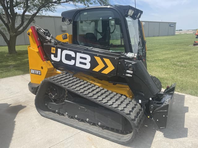 Image of JCB 3TS-8T equipment image 3