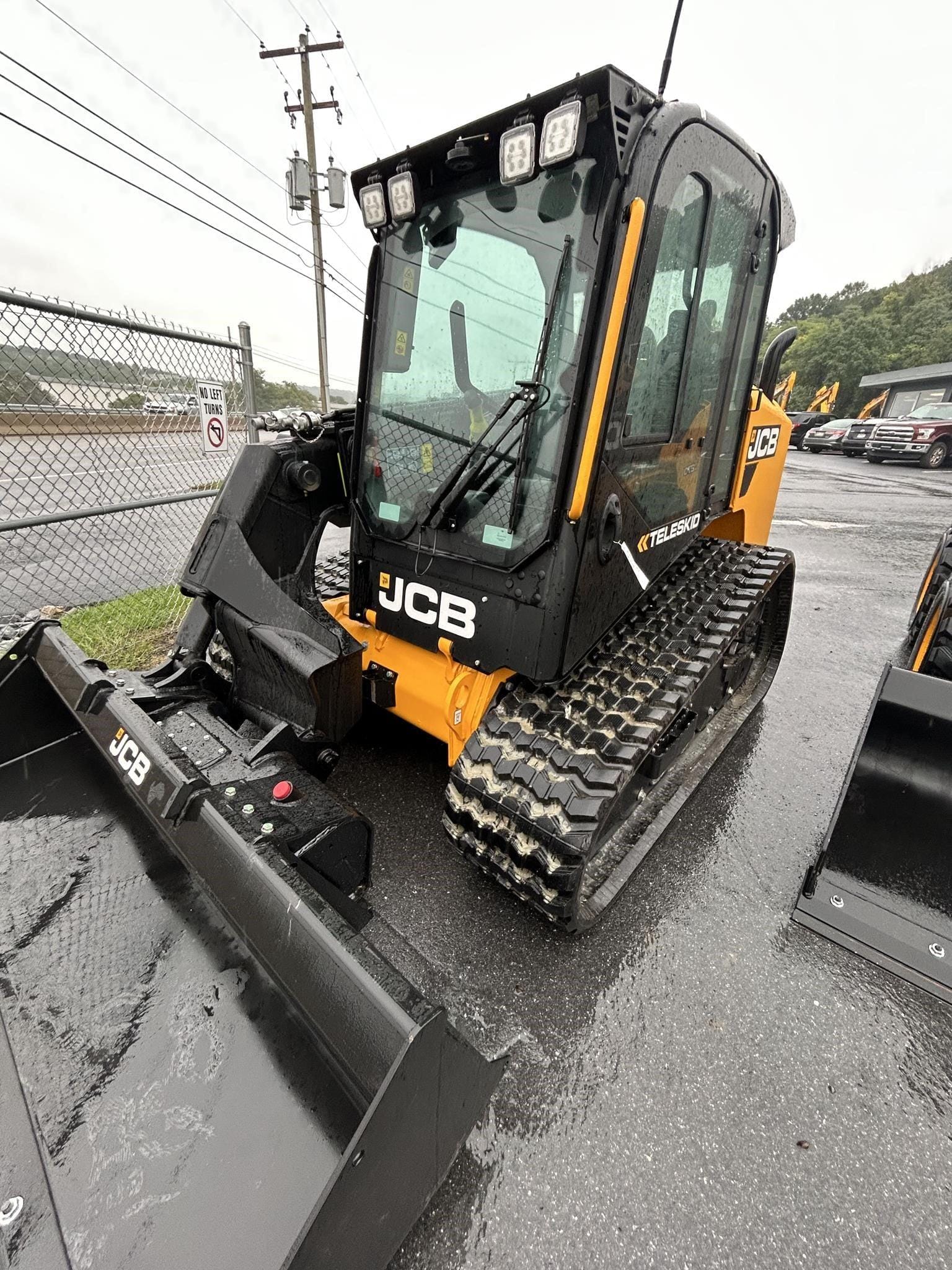 2024 JCB 3TS-8T Equipment Image0