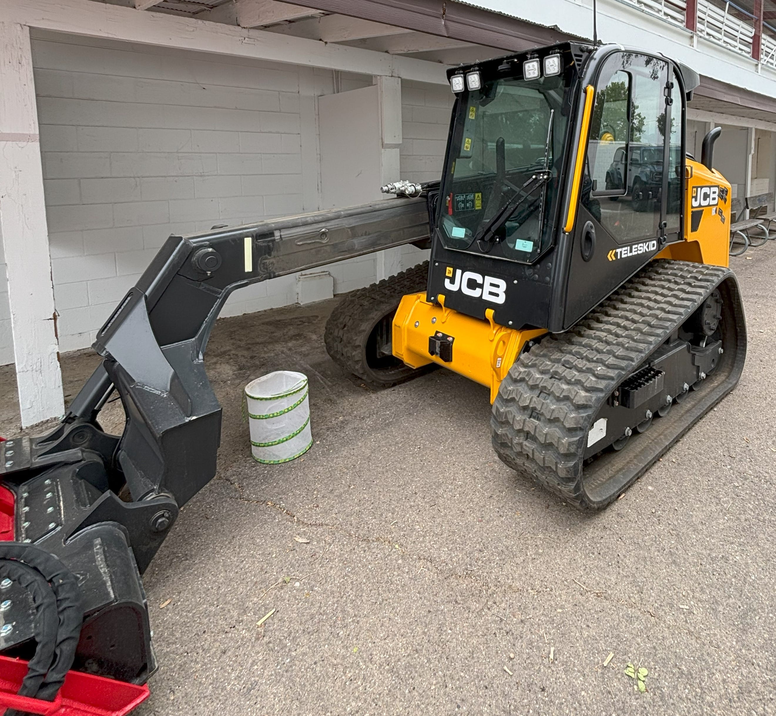 2024 JCB 3TS-8T Equipment Image0