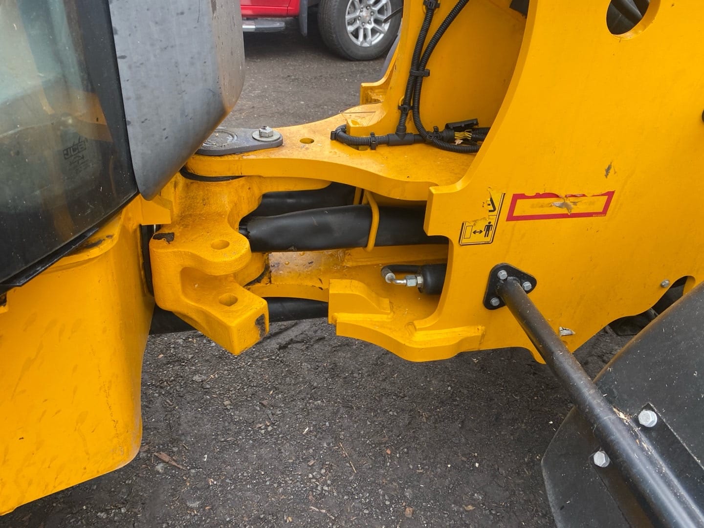 2024 JCB 407 Agri Equipment Image0