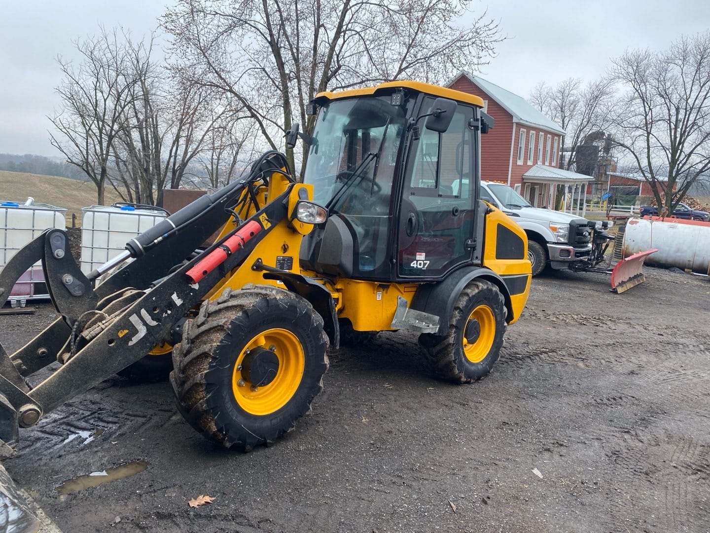 2024 JCB 407 Agri Equipment Image0