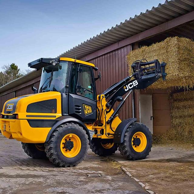 Image of JCB 409 equipment image 3