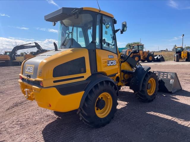 Image of JCB 409 Agri equipment image 2