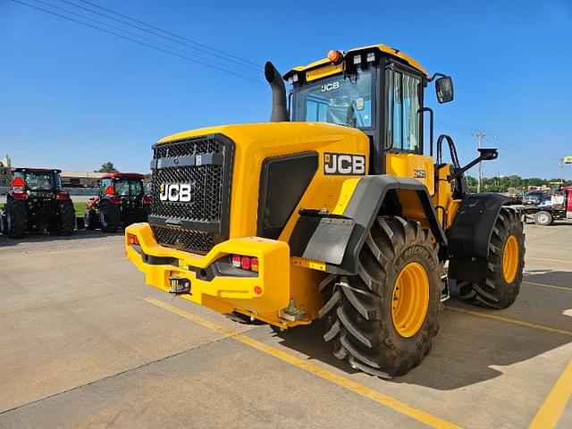 Image of JCB 427 Agri equipment image 2