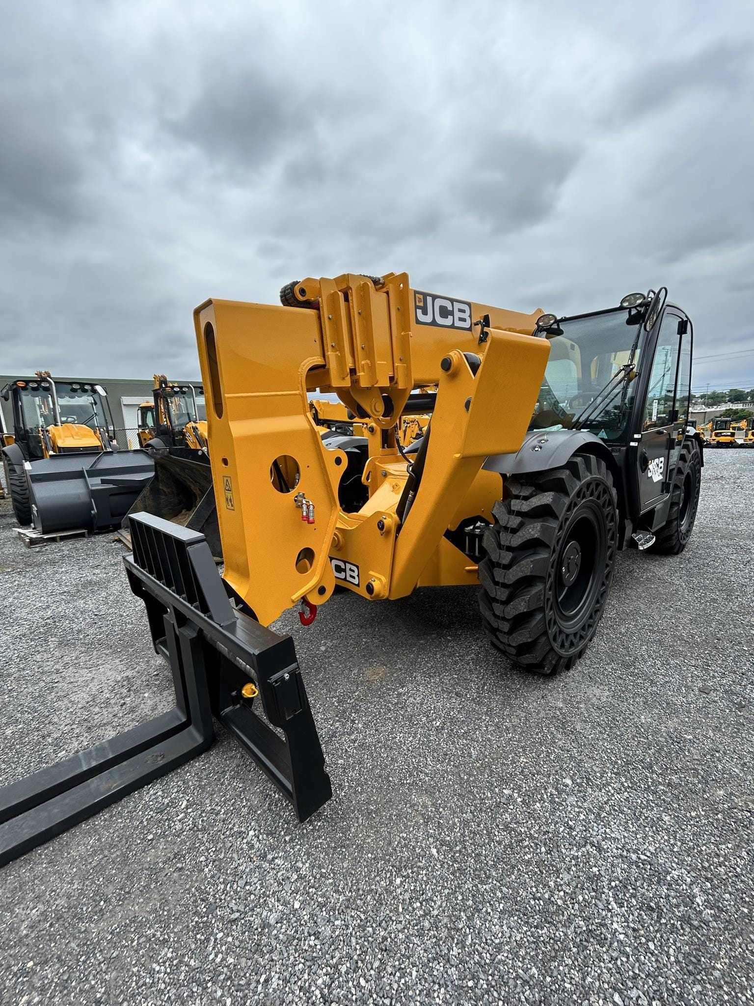 2024 JCB 510-56 Equipment Image0