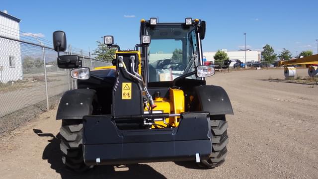 Image of JCB 525-60 Agri Plus equipment image 4