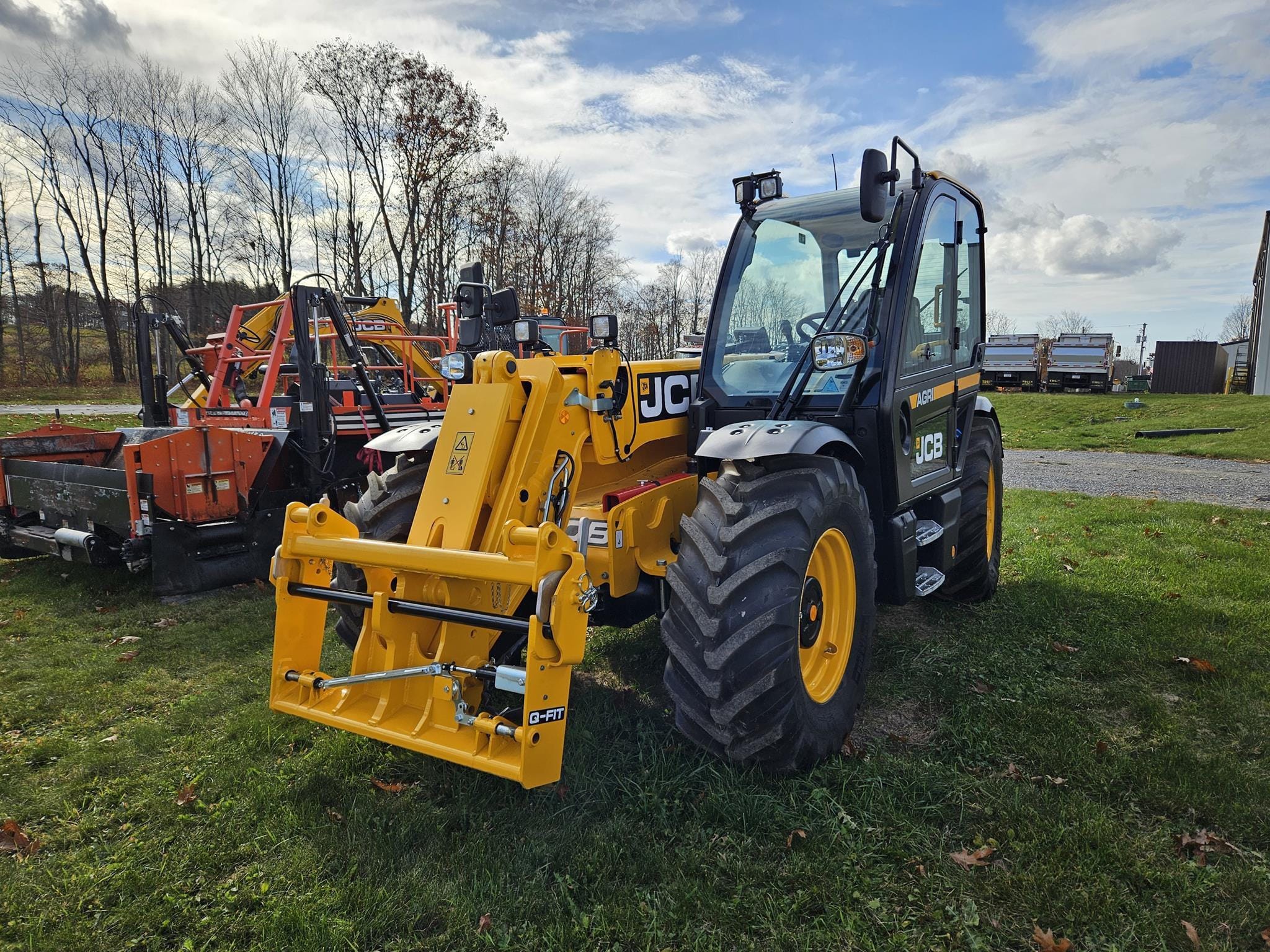 2024 JCB 532-60 Agri Equipment Image0