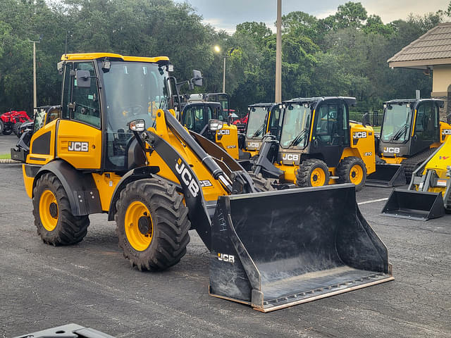 Image of JCB 409 Agri equipment image 1