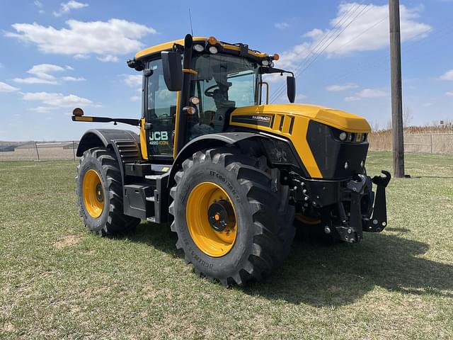 Image of JCB Fastrac 4220 equipment image 3