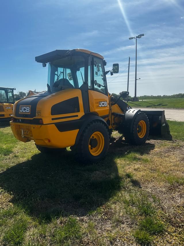Image of JCB 409 Agri equipment image 4