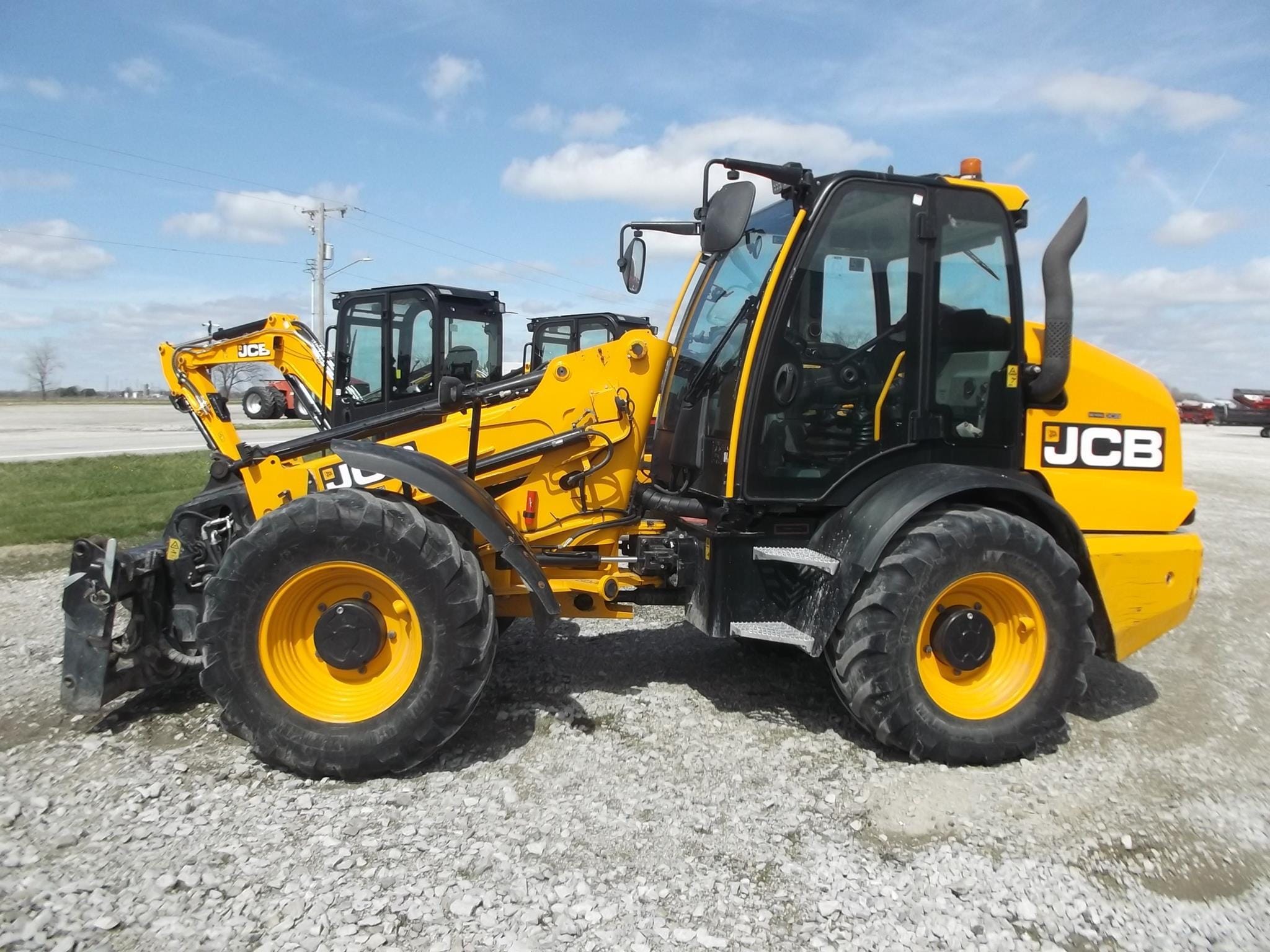 2024 JCB TM320 Equipment Image0