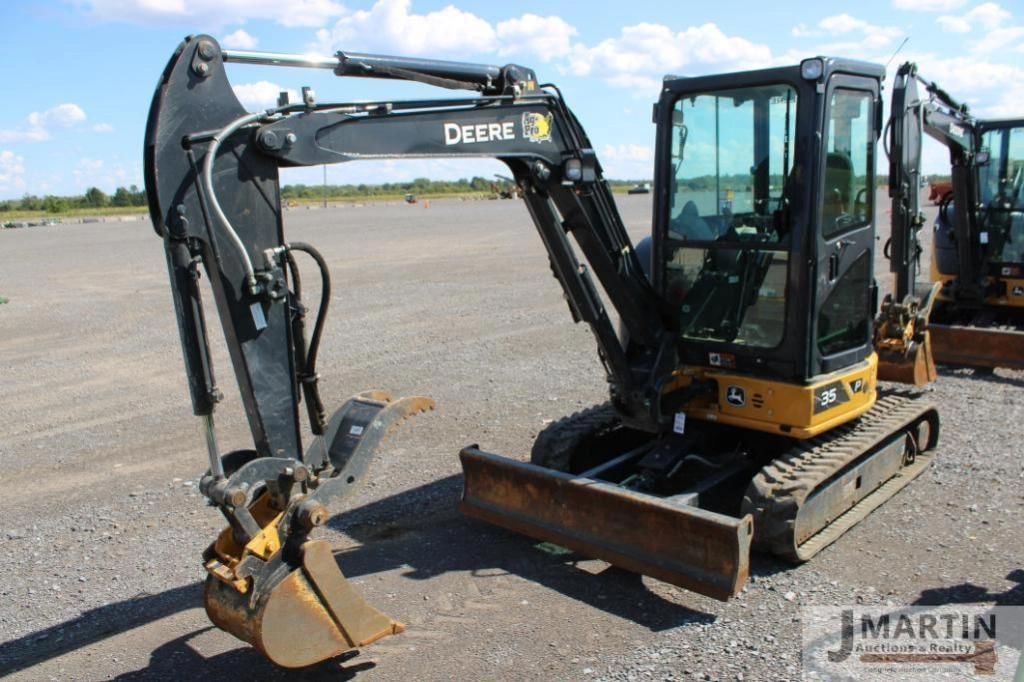2024 John Deere 35P Equipment Image0